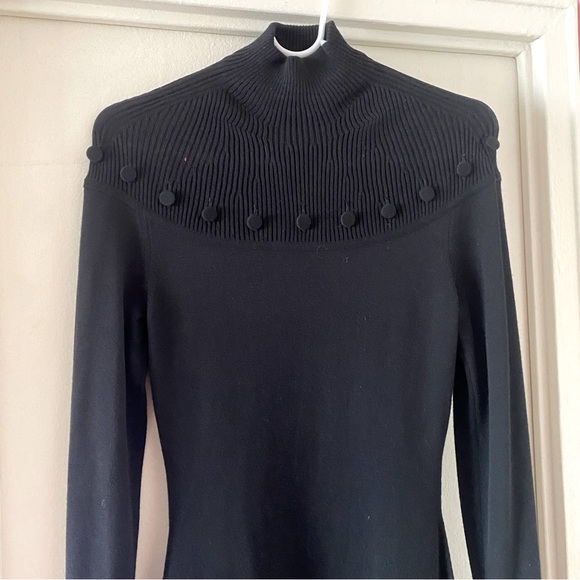 Alexander McQueen Black Long Sleeve Wool Mini Dress with White Silk Ruffle Trim - Picture 3 of 7